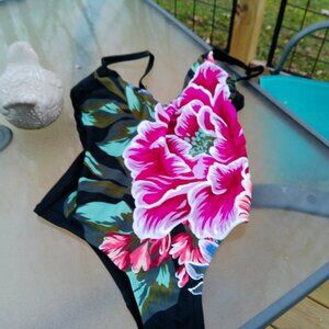 KONA SOL ONE PIECE SIZE SMALL NEW WITHOUT TAGS